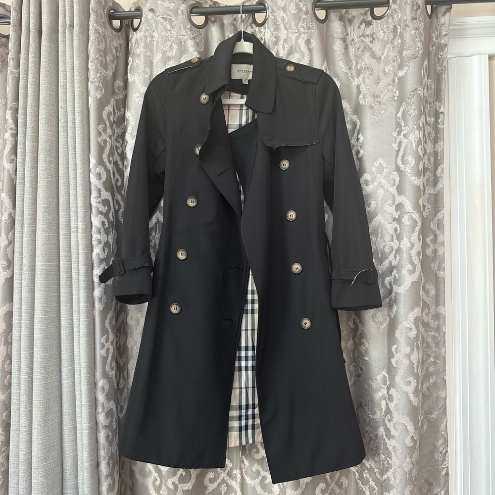 Burberry London Trench Coat Size Medium